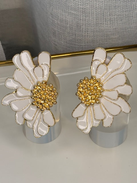 Vintage Sweet Flower Stud Earrings